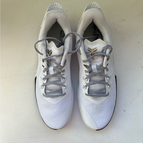 NIKE Mamba Fury White Metallic Gold Size 10.5 Men - Picture 9 of 16